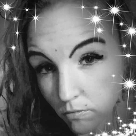 Meet your Posher, Angela - Picture 1 of 1